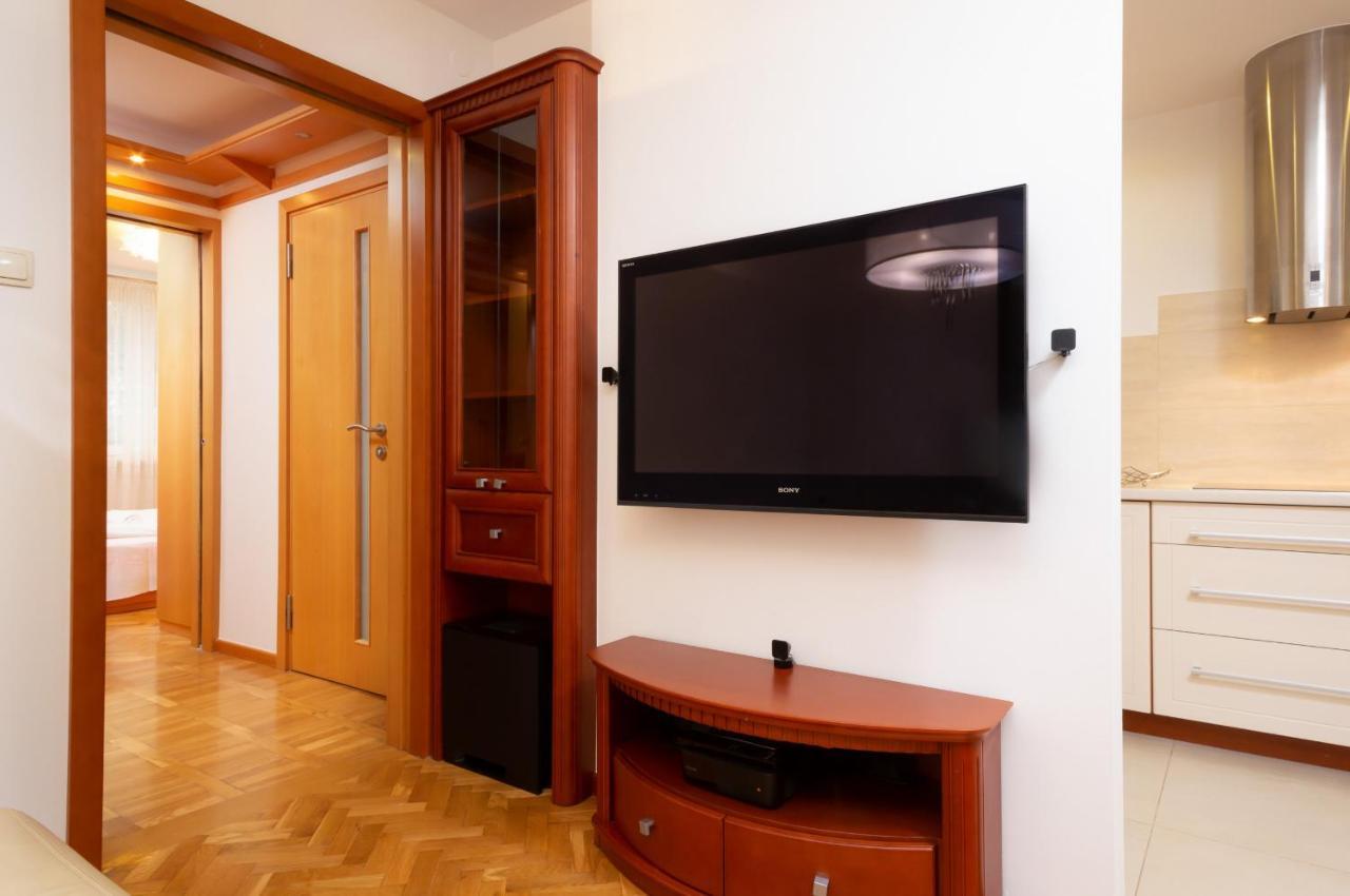 Two-Bedroom Family Apartment Esperanto Next To Klif By Noclegi Renters Varsovie Extérieur photo